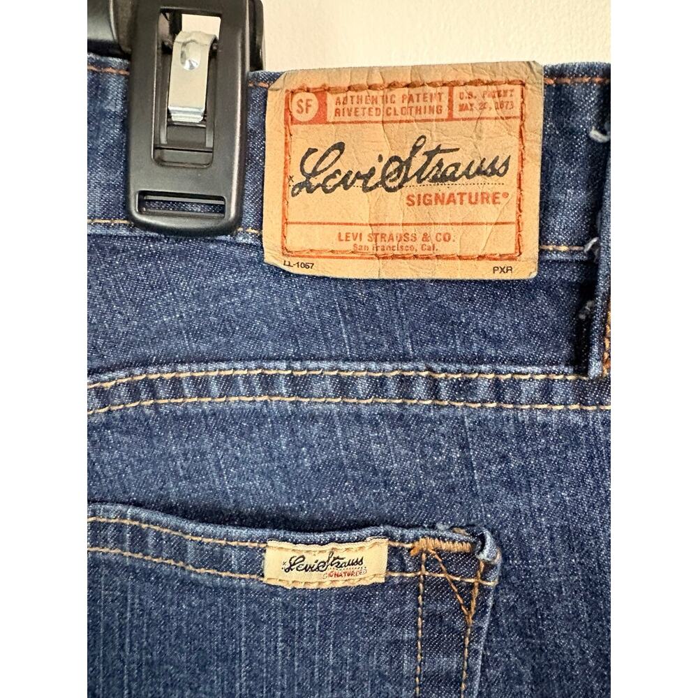 Levi Strauss Signature Womens 16 Medium Wash Straight Leg Jeans